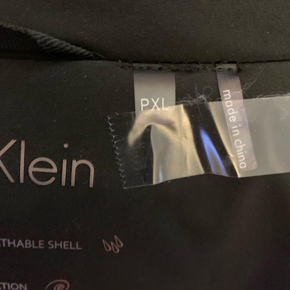 Calvin Klein - Picture 4 of 12